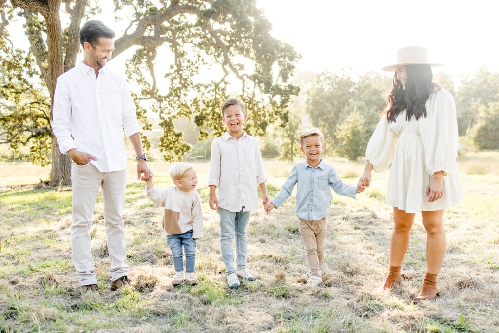 What to Expect When You Book a Family Photographer